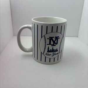 Chic‎ White and Blue Dining Mugs
